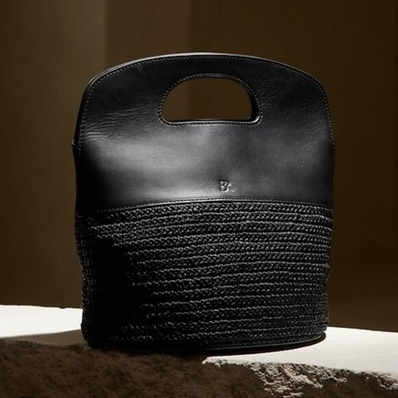 Banana Republic Bucket/Crossbody "LIKE NEW" - Picture 1 of 16